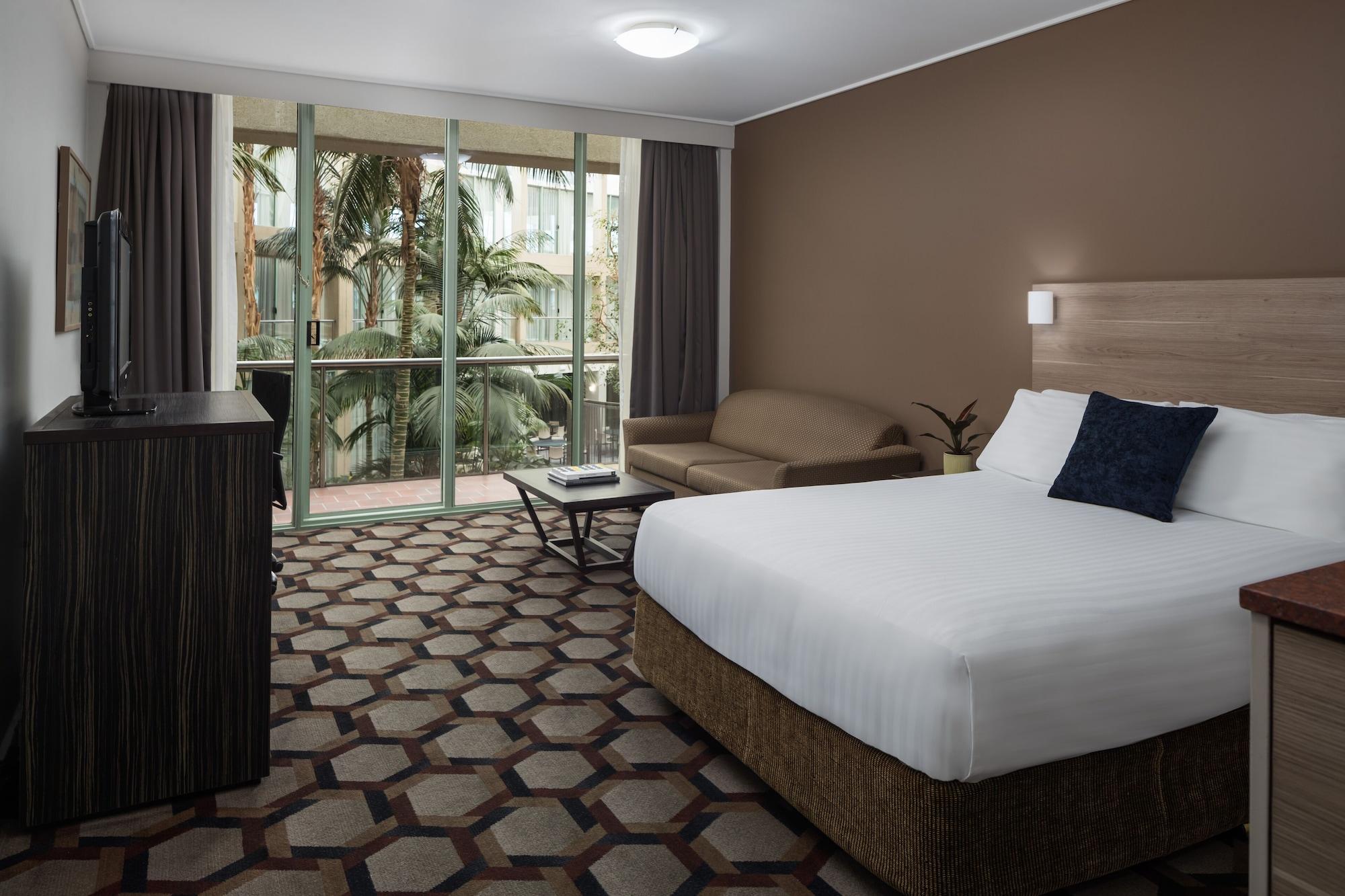 Rydges Canberra Exterior photo