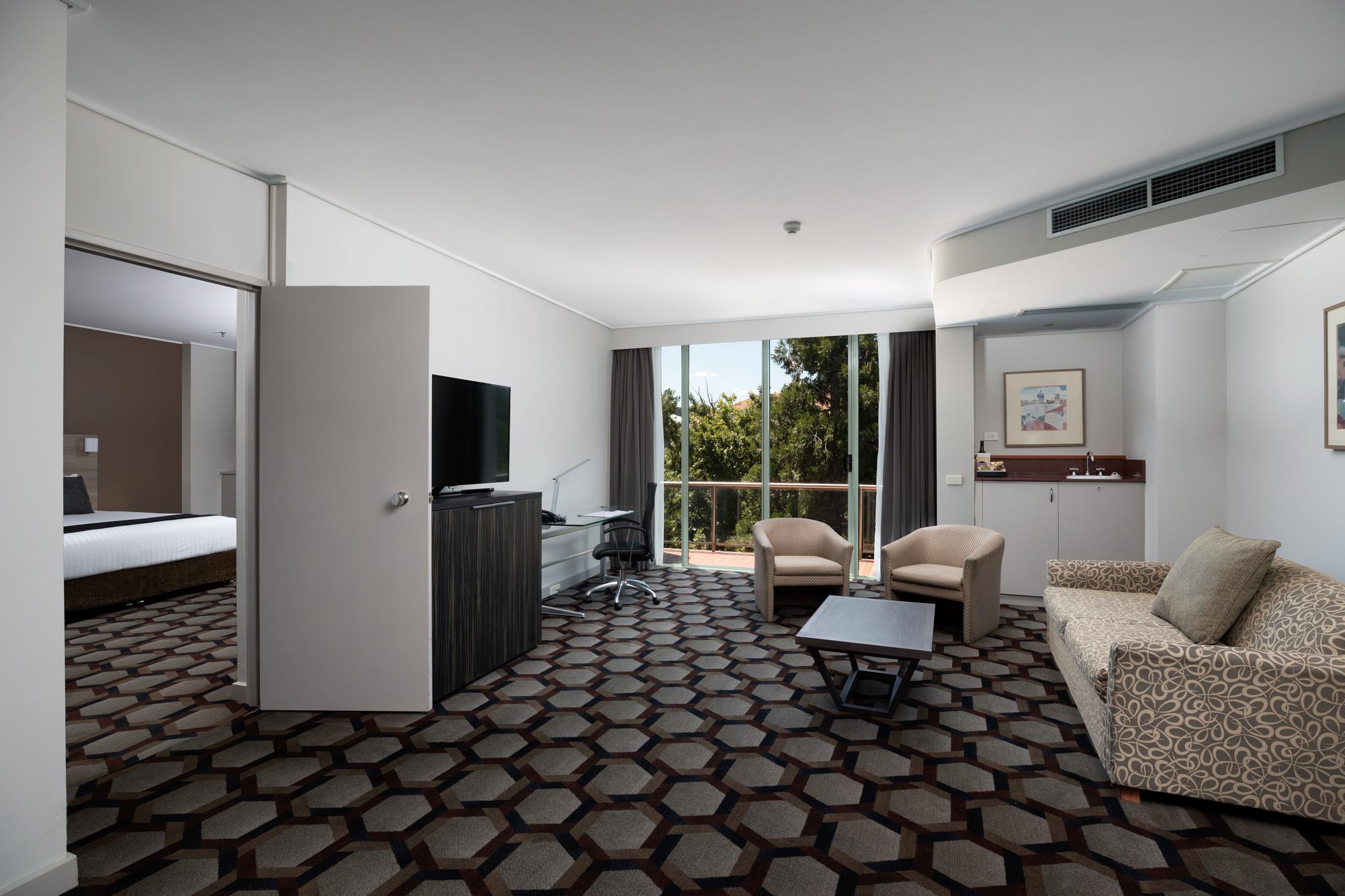 Rydges Canberra Exterior photo