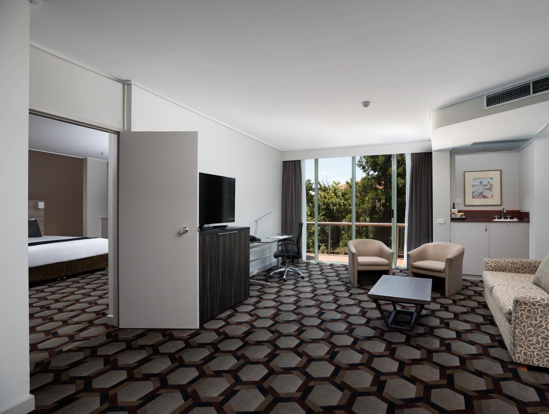 Rydges Canberra Exterior photo
